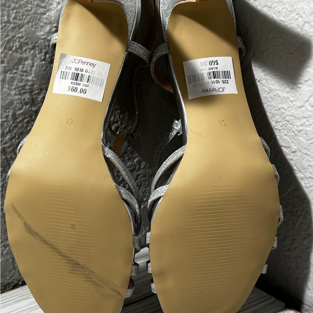 Badgley Mischka American Glamour Women’s ona straps heels Sandals silver size 10 - Picture 4 of 15